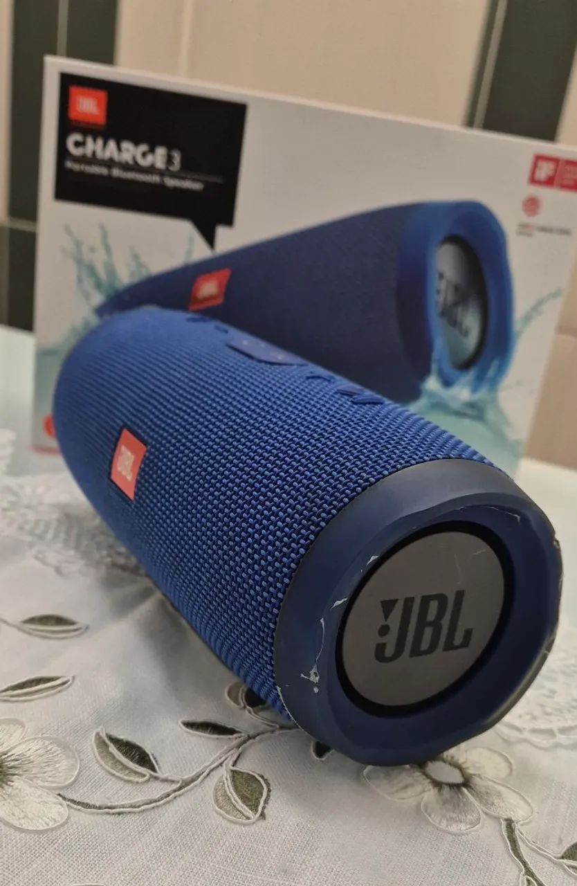 Jbl charge 3 original, com caixa, carregador e cabo - Foto 4