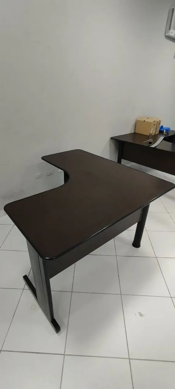 4 Mesas pra escritório excelente estado 