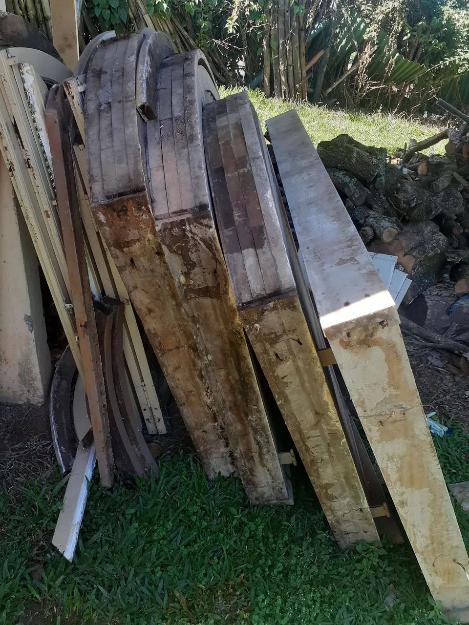 Vendo janelas portas de madeira  - Foto 2
