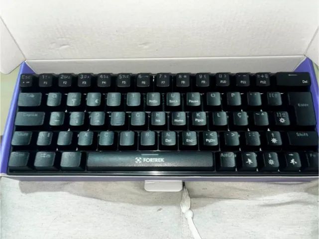Teclado Fortrek Gravity 60 RGB