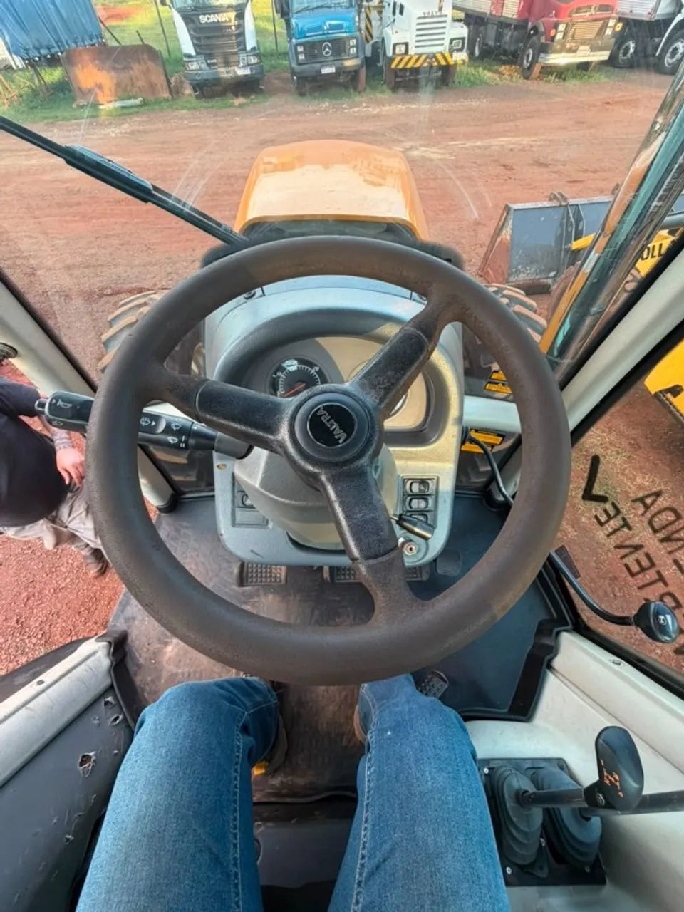 Trator Valtra BM110 ano 2017 - Foto 2