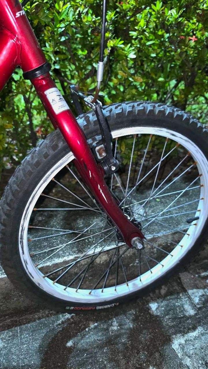 Bicicleta infantil vermelha - Foto 5