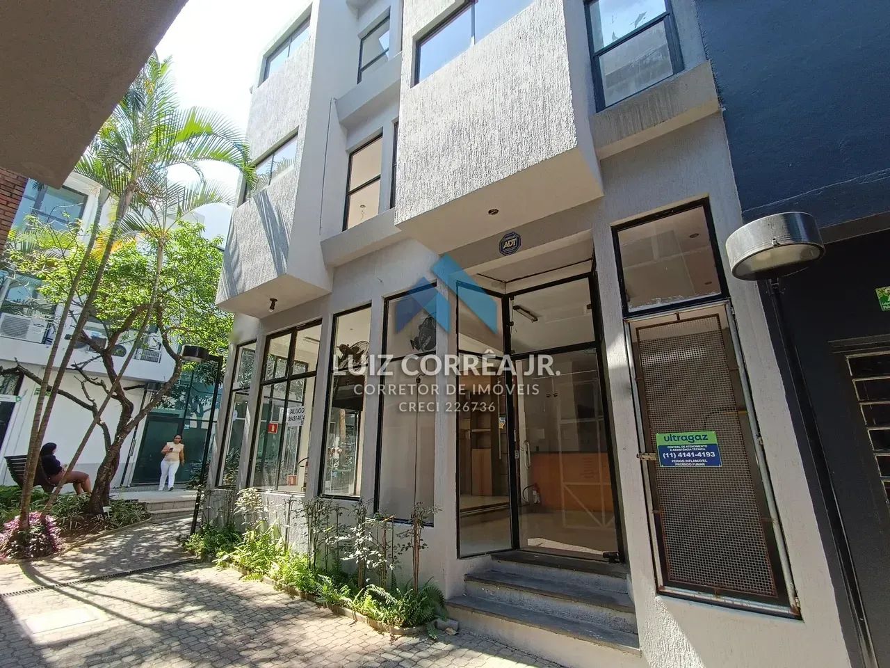 Prédio de esquina com fácil acesso - ideal para vários ramos - Foto 3