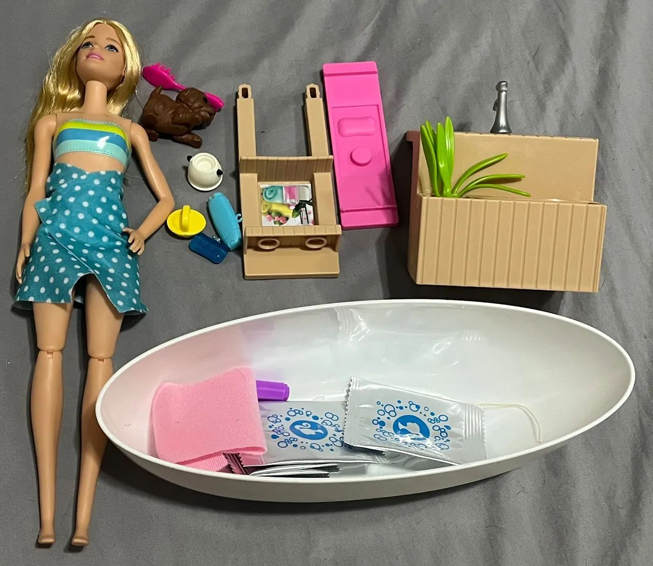 Boneca Barbie Fizzy Bath Loira <br><br>150