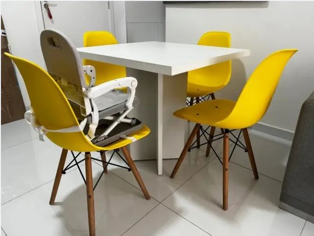 mesa de apoio ou jantar para 4 pessoas