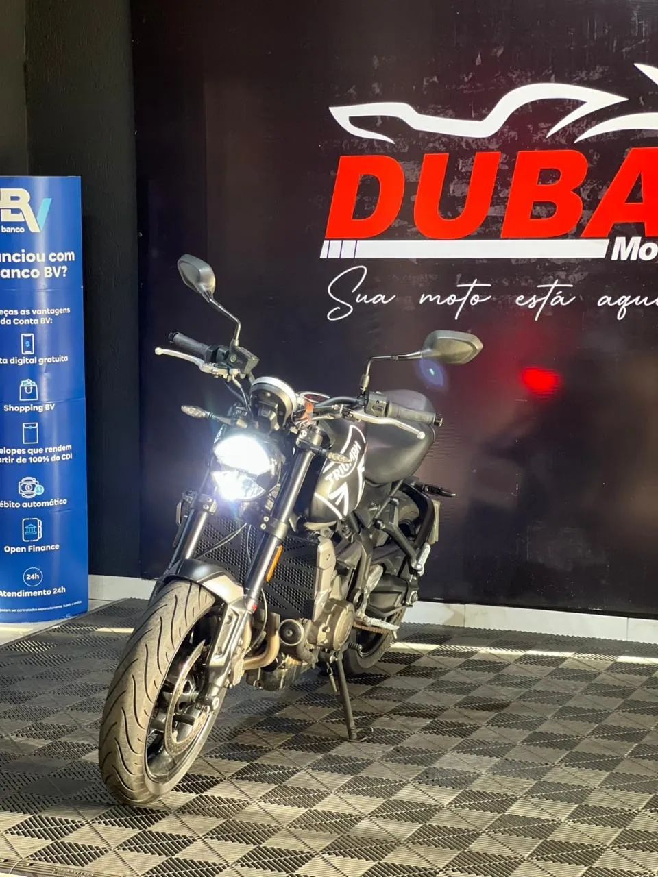 Triumph TRIDENT 660 - Foto 5