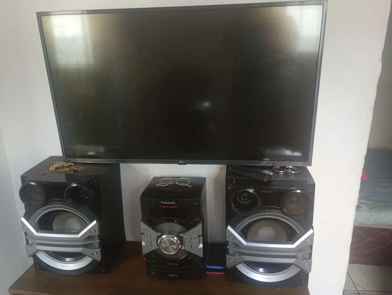 tv LG 43 e som Panasonic os dois por 900 - Foto 2