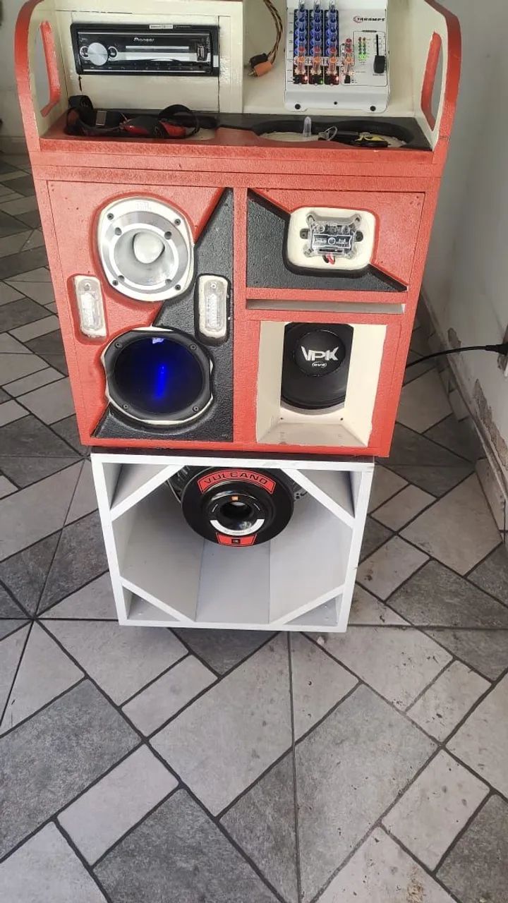 Speaker box440255358446479362