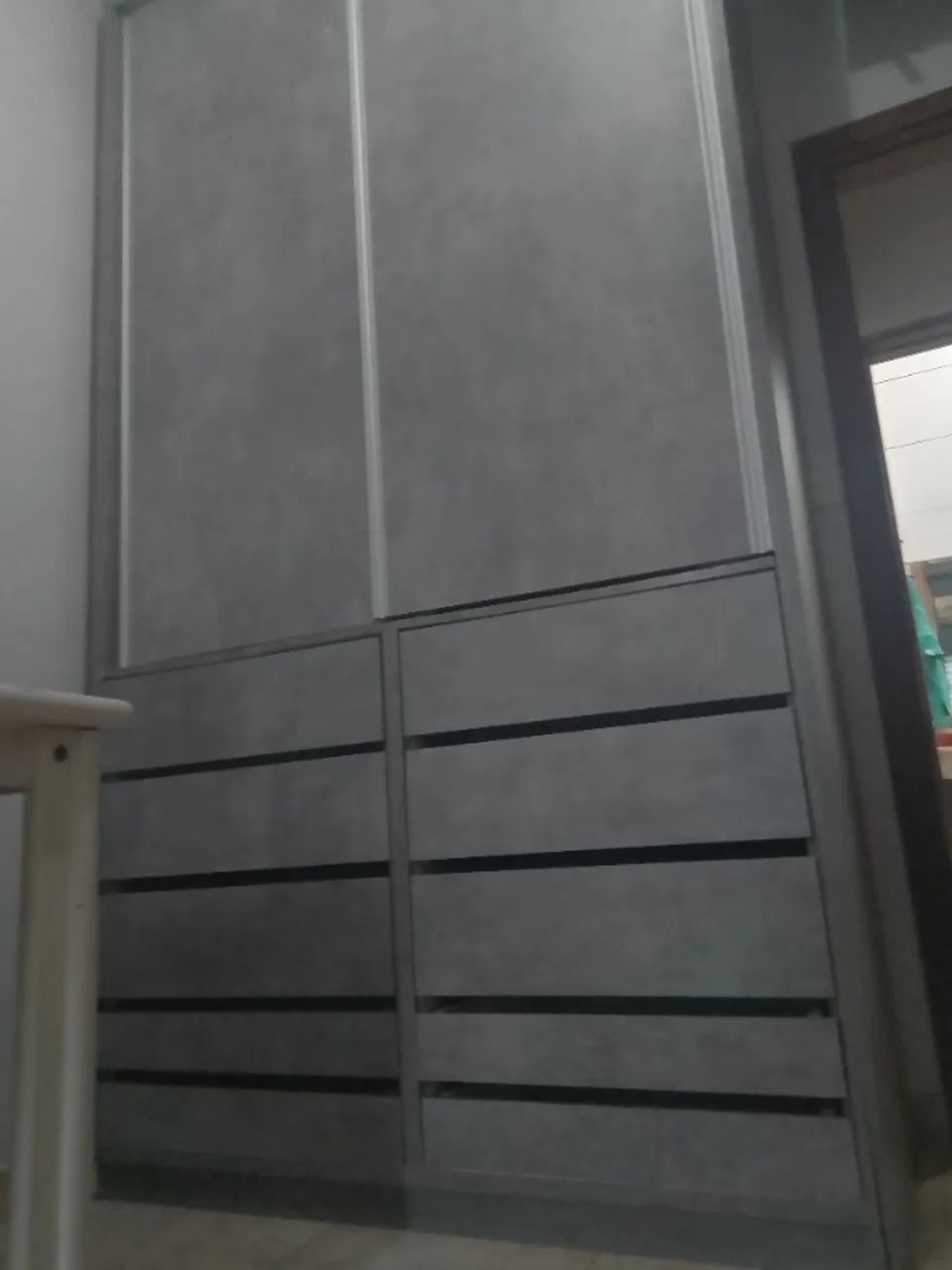 Guarda roupa / cinza marmorizado 