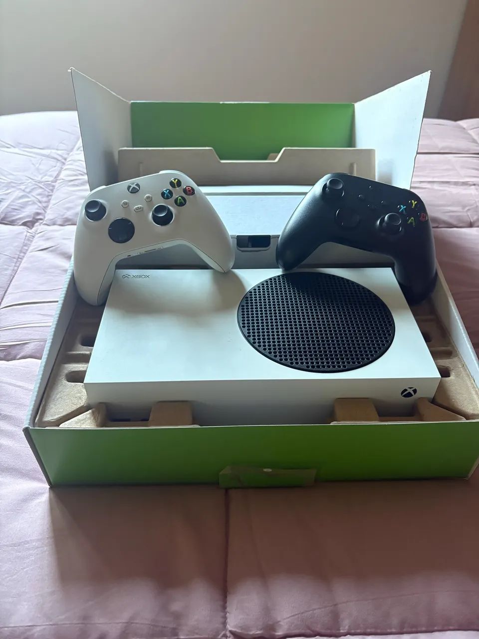 XBOX SERIES S COM 2 CONTROLES  - Foto 4
