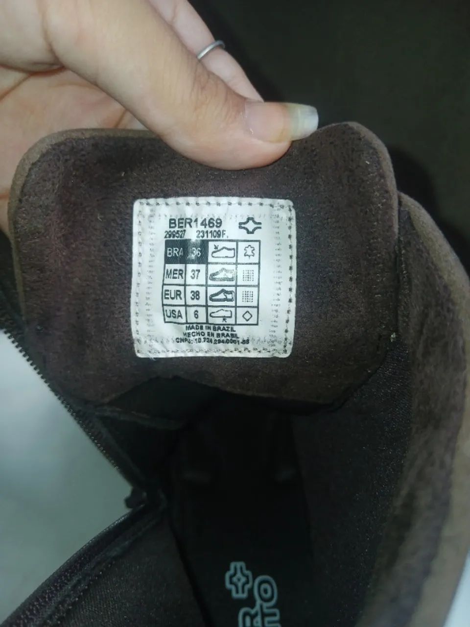 bota de couro marrom  - Foto 3