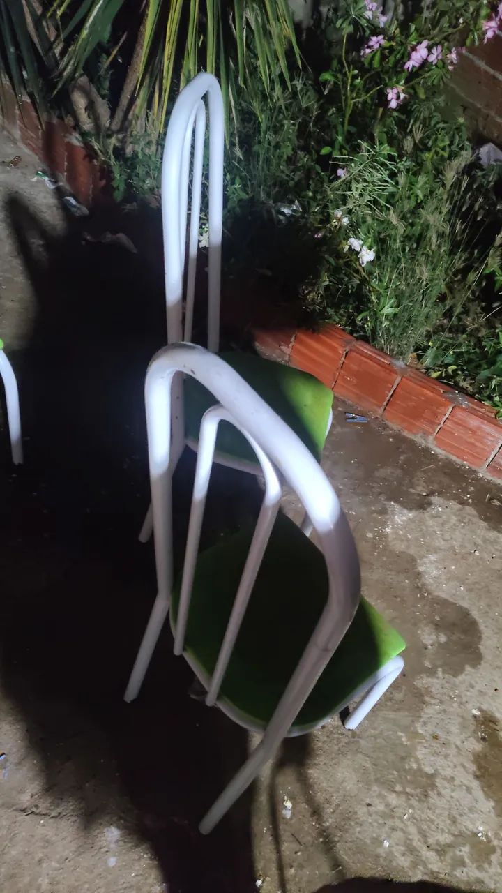 Vende-se mesa de mármore com 6 cadeiras  - Foto 2