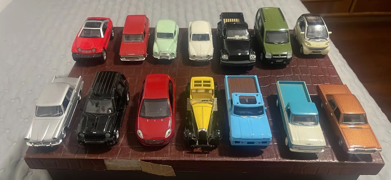 Carrinhos de brinquedo colecionáveis 