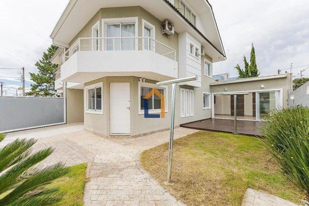 Sobrado com 210m² no bairro Atuba - Foto 4