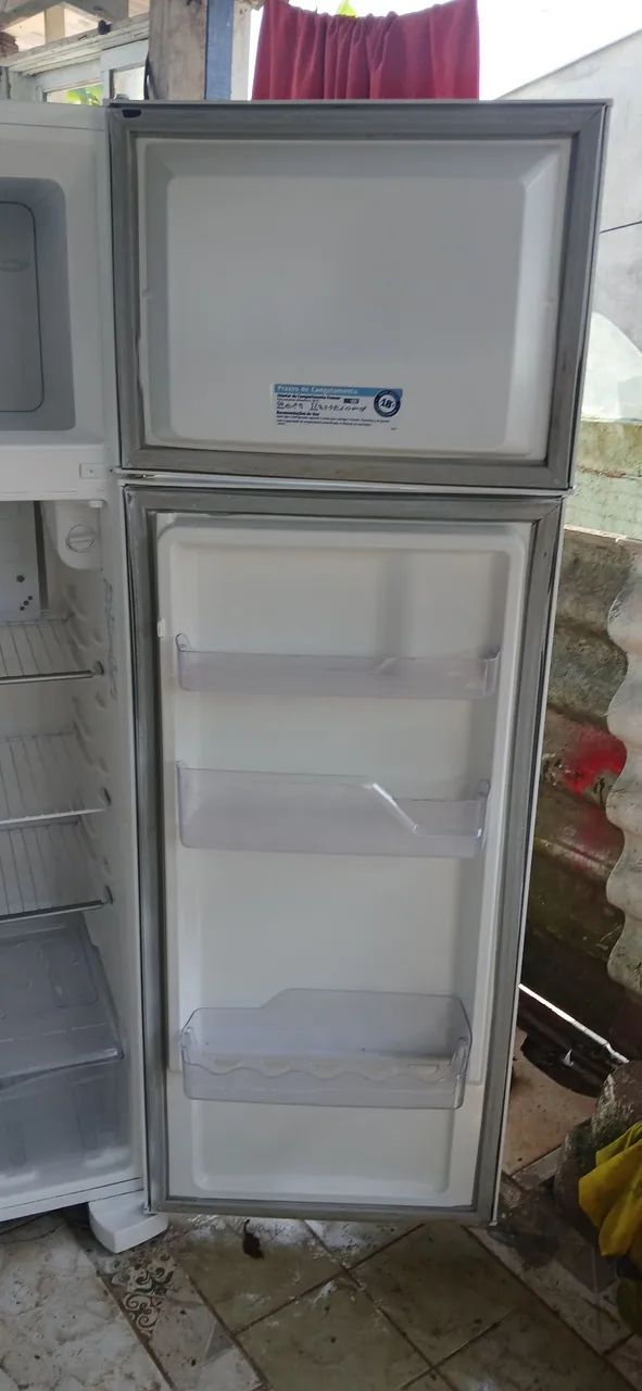 GELADEIRA ELETROLUX 380LITRO FUNCIONA PERFEITAMENTE  - Foto 5