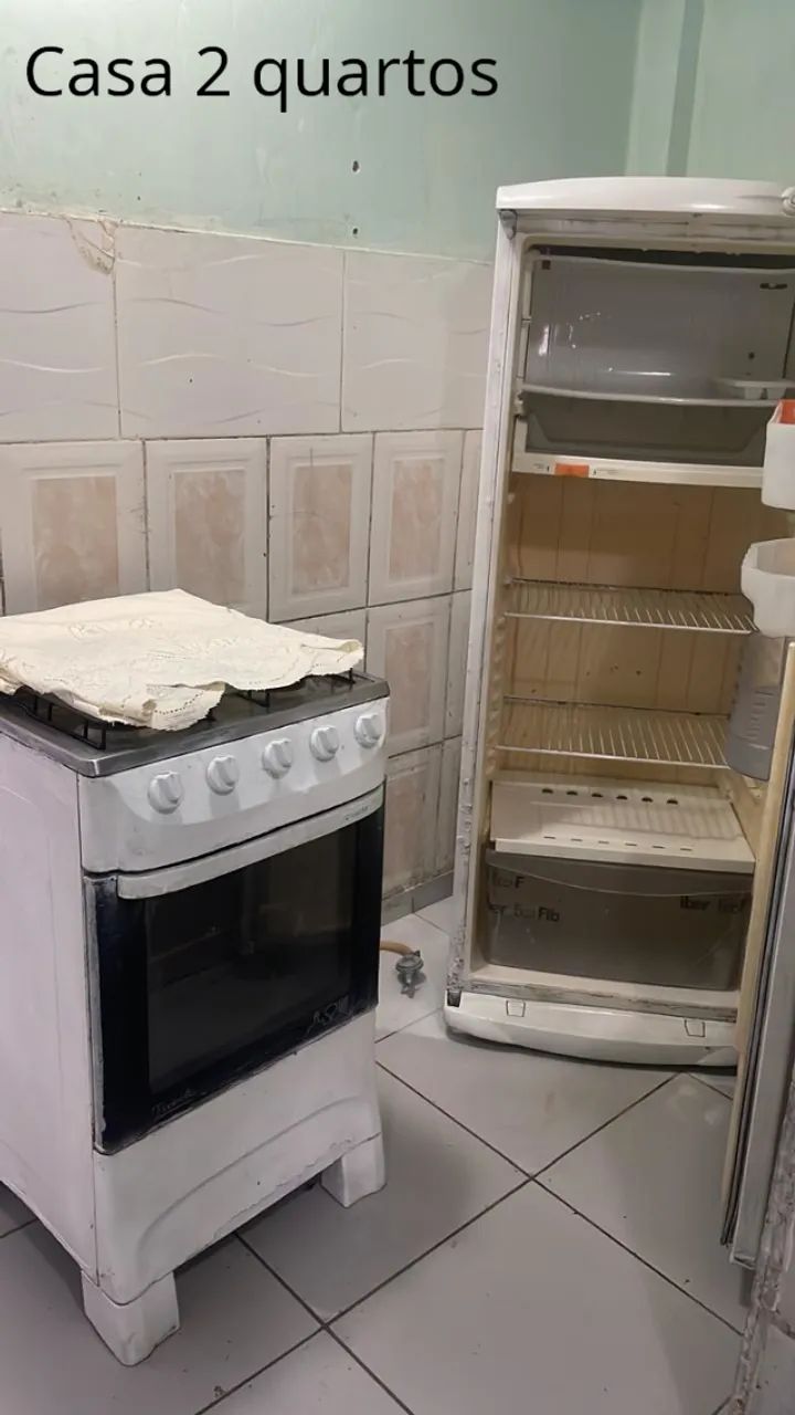 Aluga-se casa e kitnets