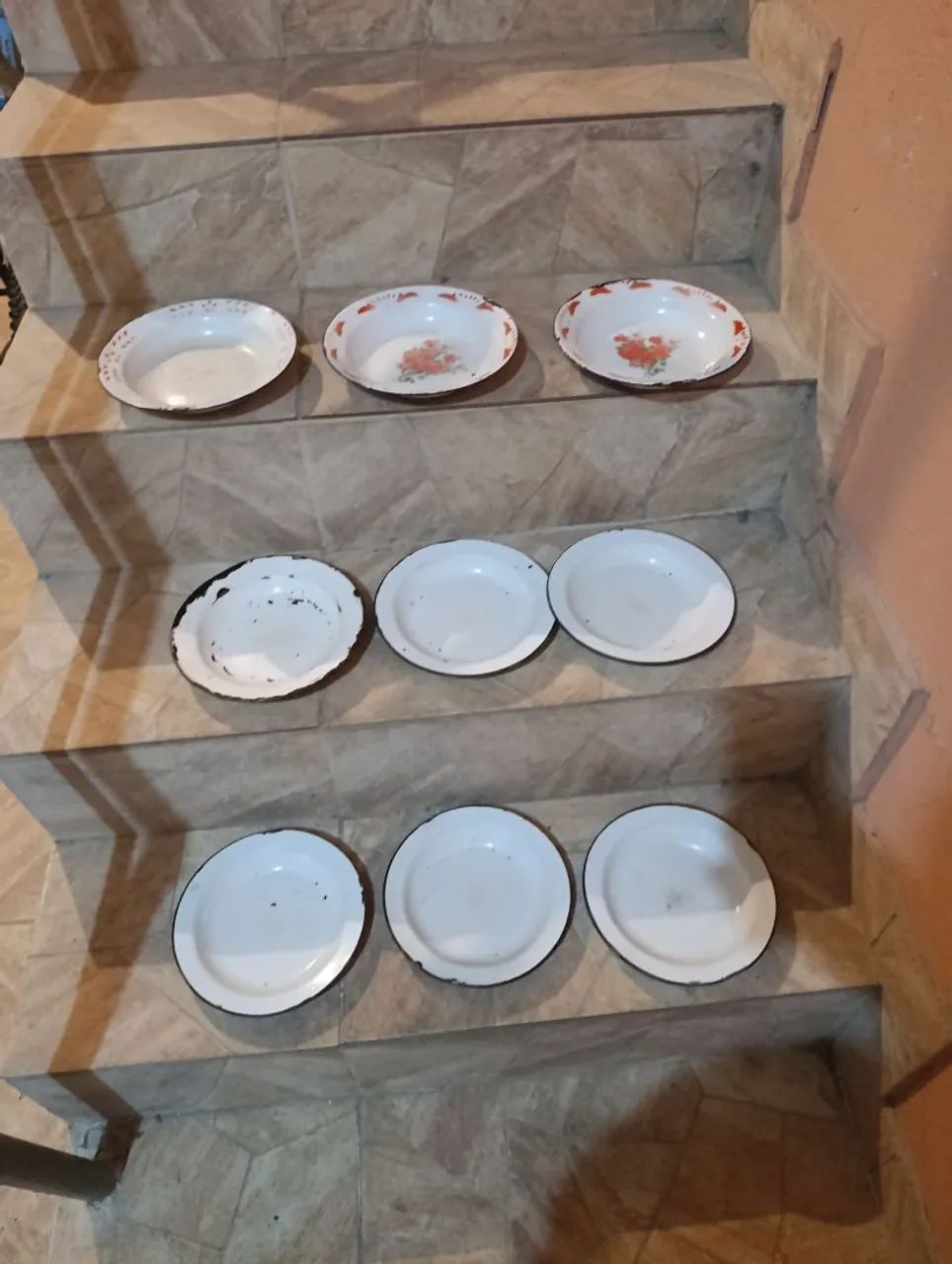 Pratos de ferro antigo 