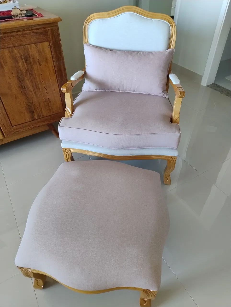 Vendo cadeira estilo Luis XV