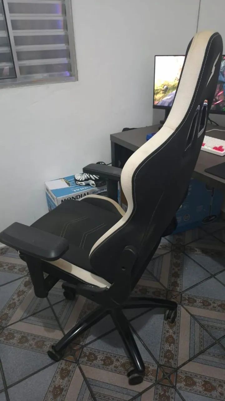 Cadeira gamer e mesa - Foto 2