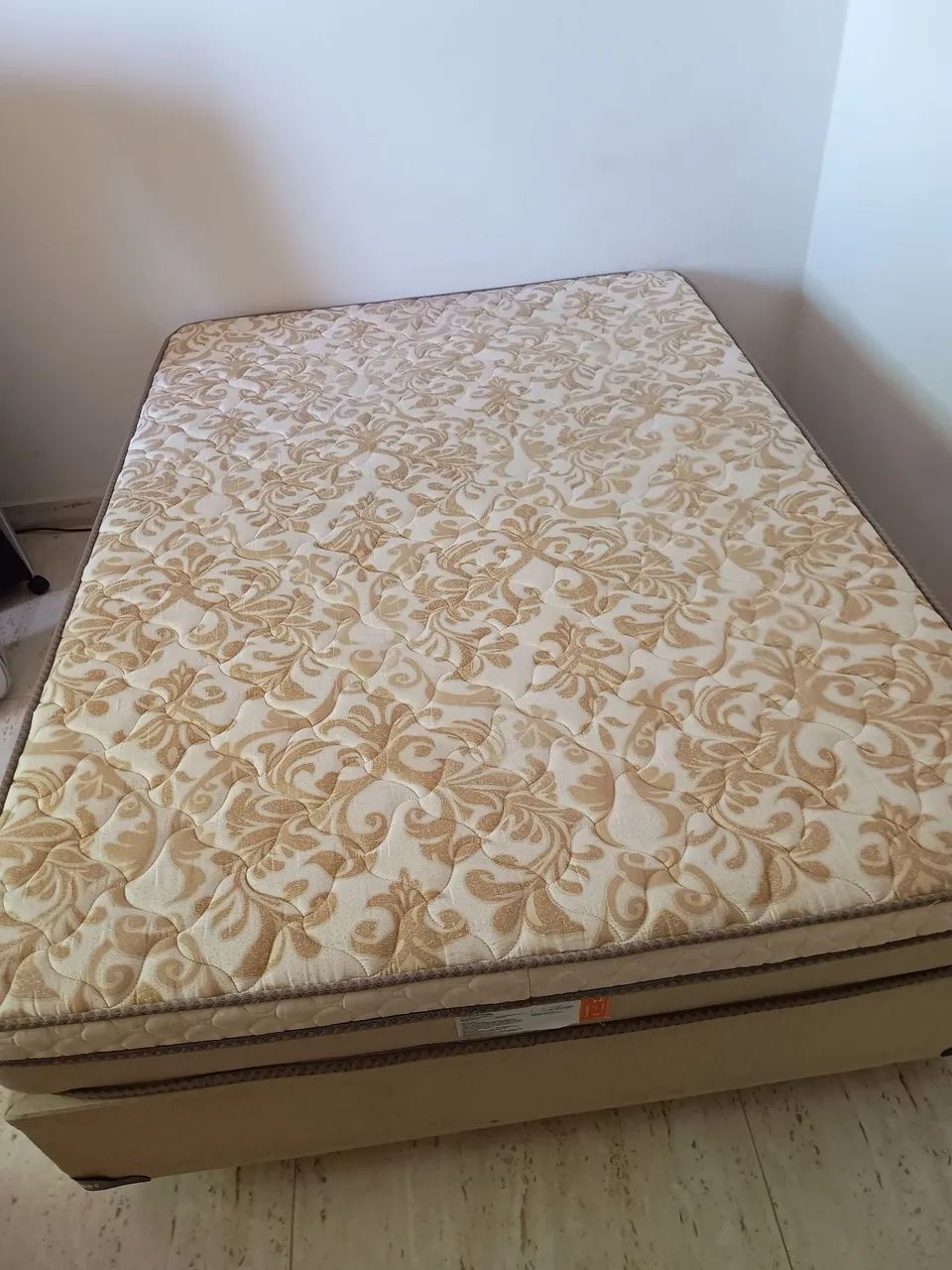 Cama de casal, box e colchão em ótimo estado. - Foto 5