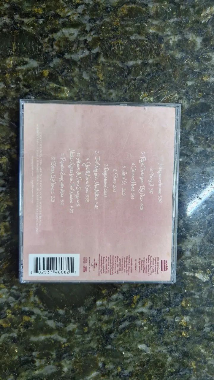 CD ariana grande Yours truly  - Foto 2