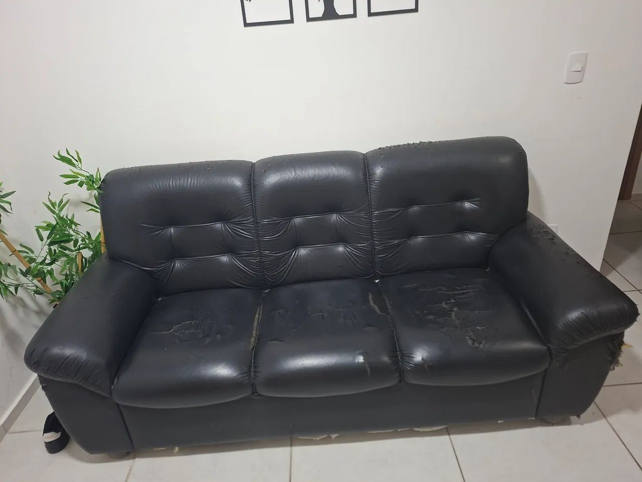 Sofá de couro sintético 