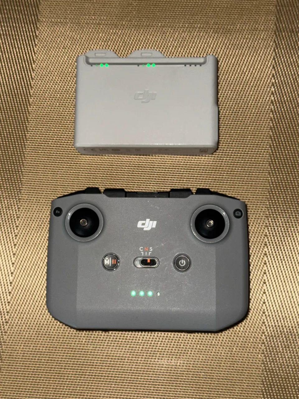 Controle RCN3 Drone Dji + Hub Dji Neo + 2 baterias - Foto 2