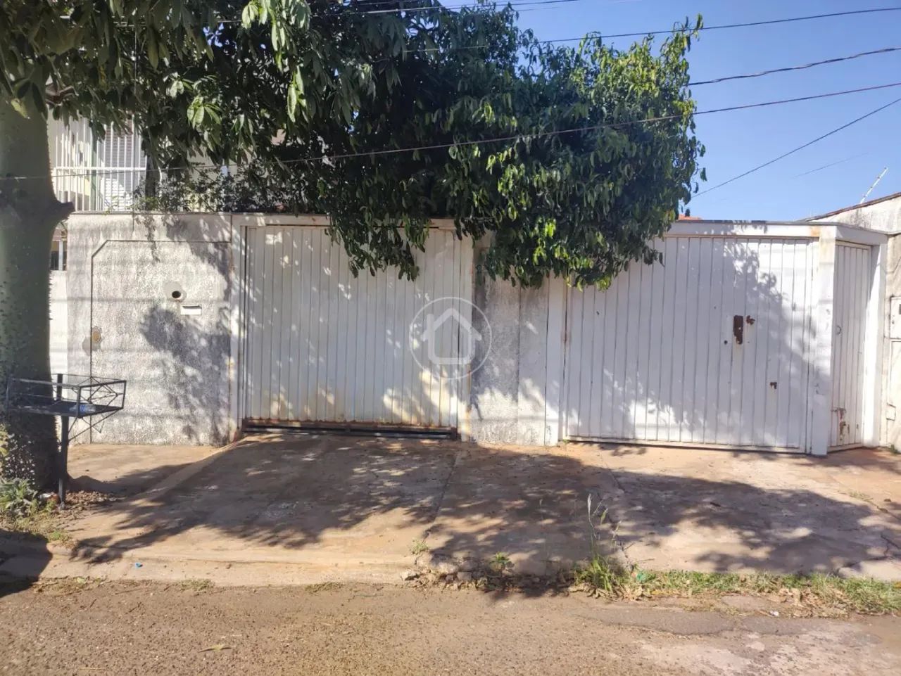 CASA COM 03 DORMITORIOS NA REGIÃO CENTRAL