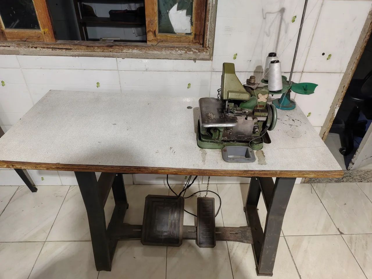 Máquina overlock