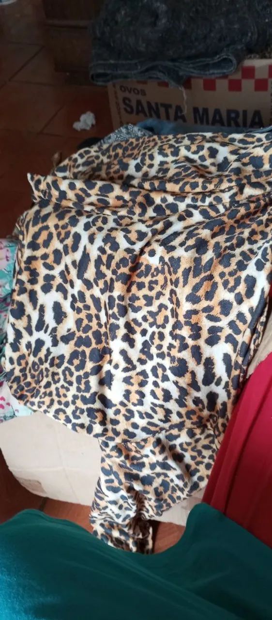 Lote de roupas de segunda linha simples - Foto 4