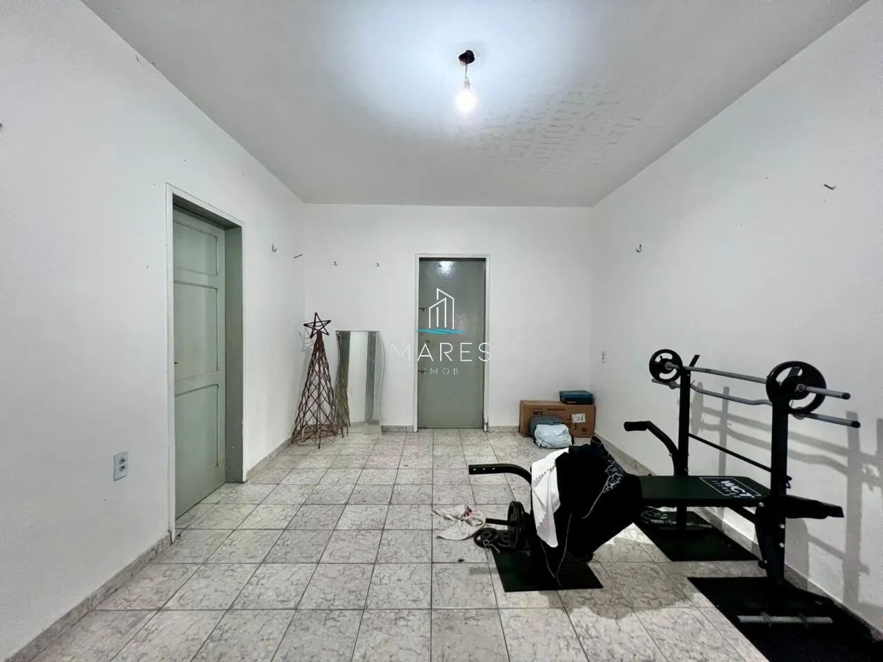 Excelente oportunidade com 3 imóveis no mesmo terreno! - Foto 3