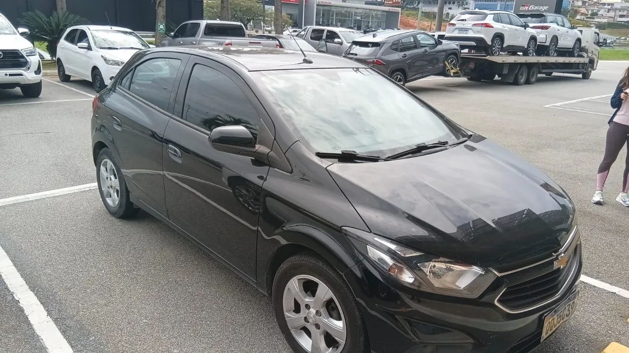 Chevrolet Onix Hatch LT 1.4 8V Flex Mec. 4P 2019 - Foto 4