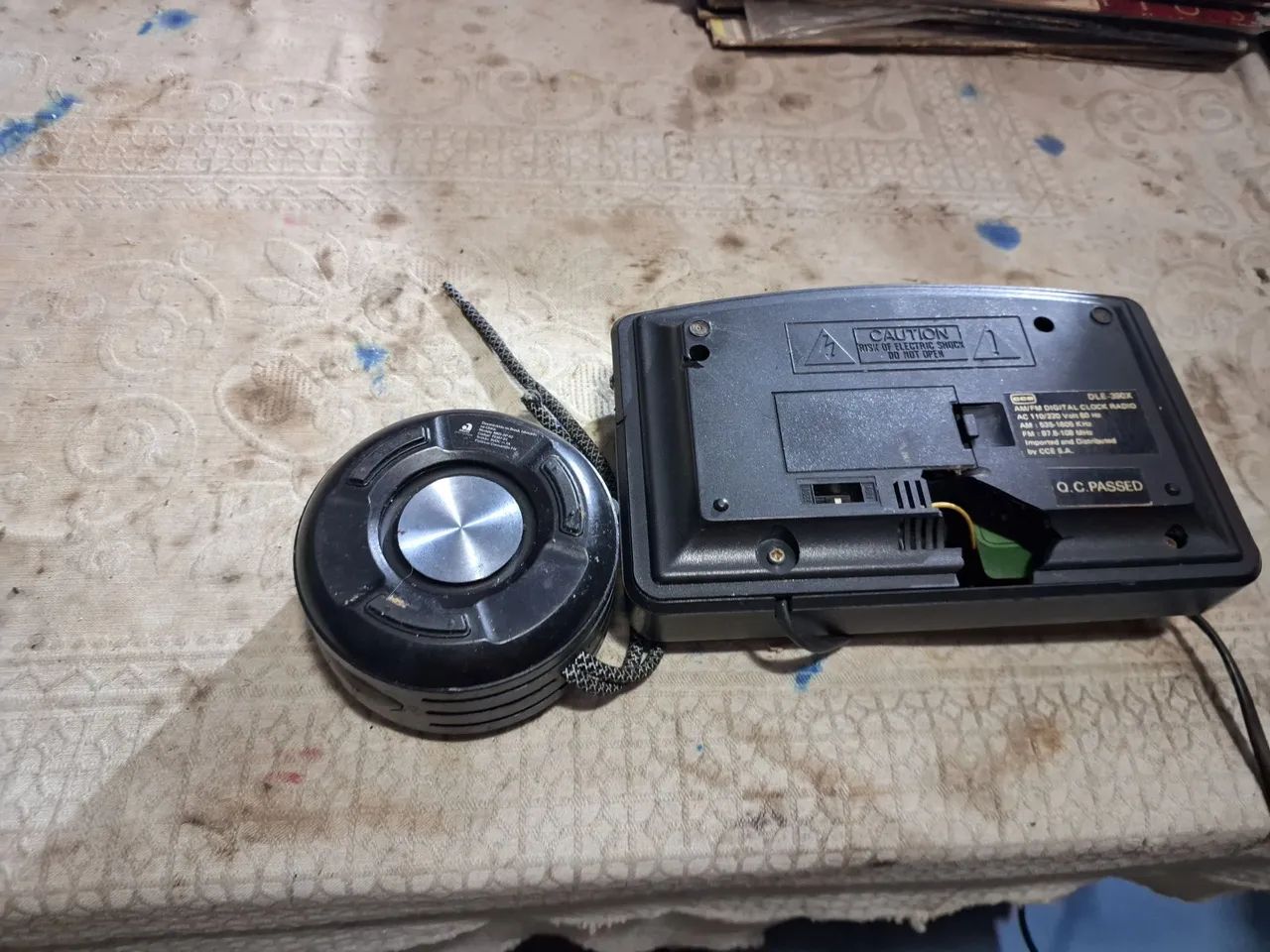 radio relogio e 1 Bluetooth..serve para consertar ou retirada de peças  - Foto 2