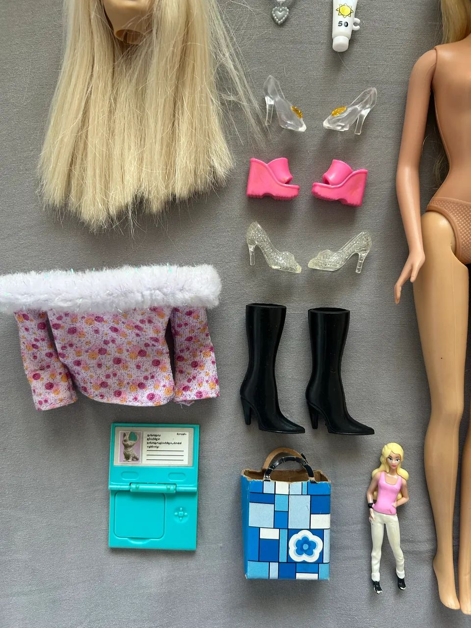 Lote bonecas e acessórios Barbie  - Foto 3