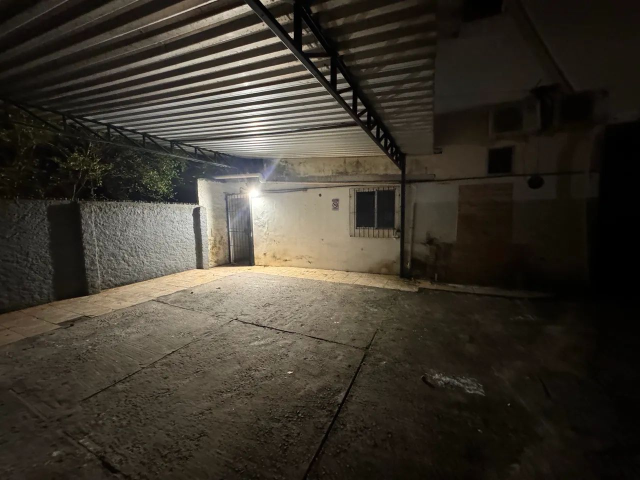 Sala comercial rio vermelho 3 salas e banheiro  - Foto 2