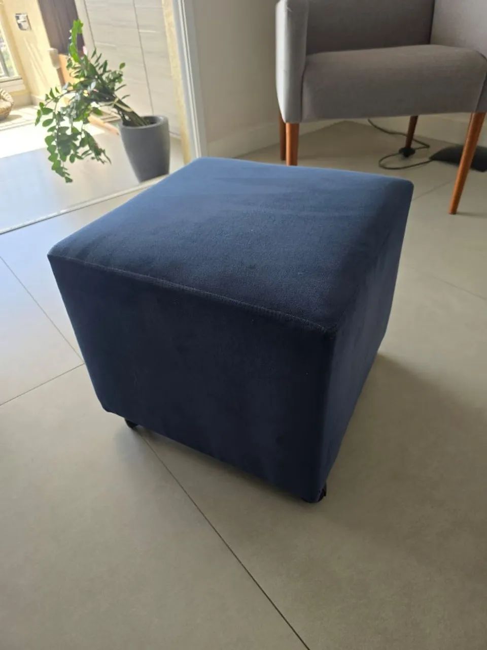 Puff Azul em Suede