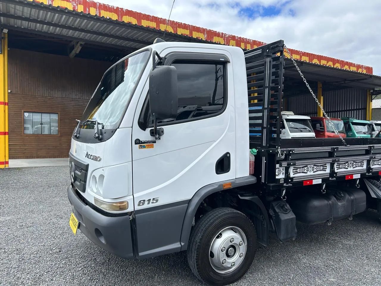 M.benz Accelo 815