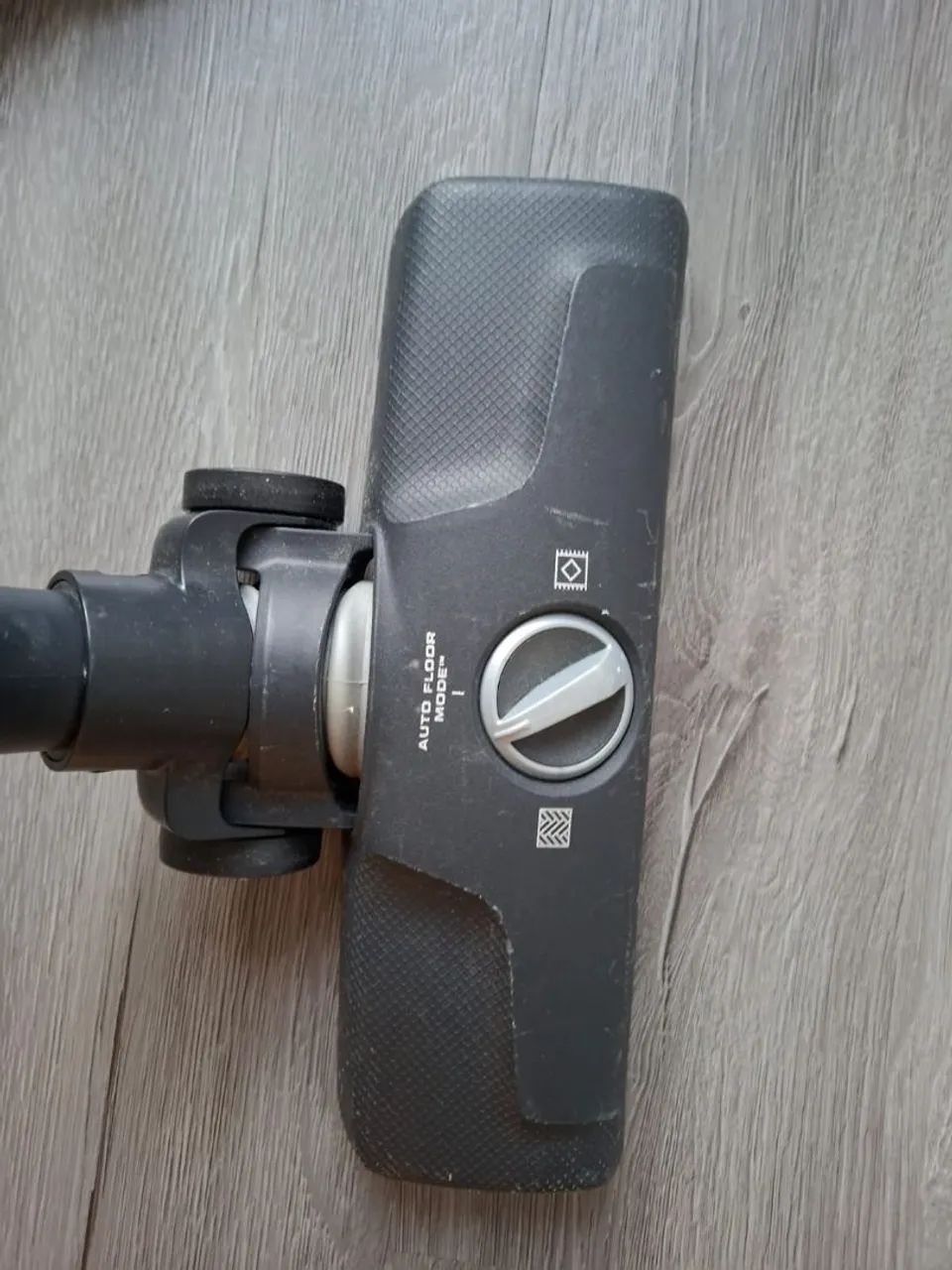 Aspirador de Pó sem saco Electrolux 1200 W Silent Performer Cyclonic (CY01)  220V - Foto 4