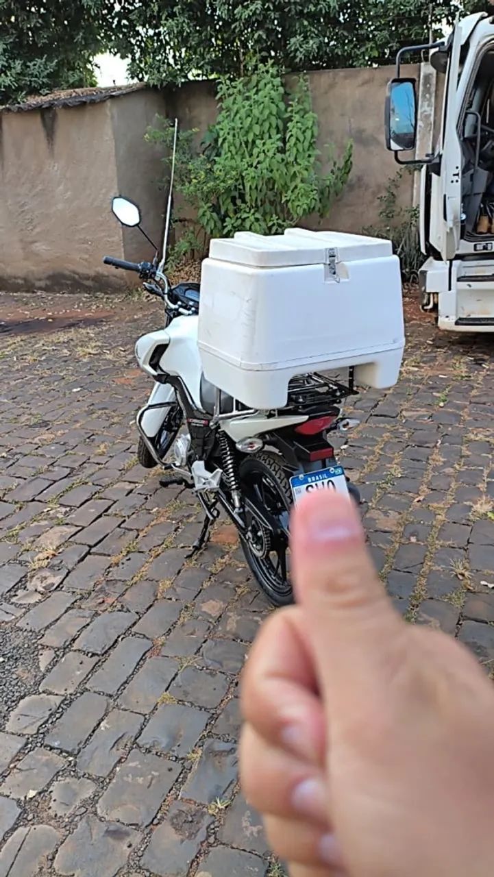 160 cargo com baú - Foto 5