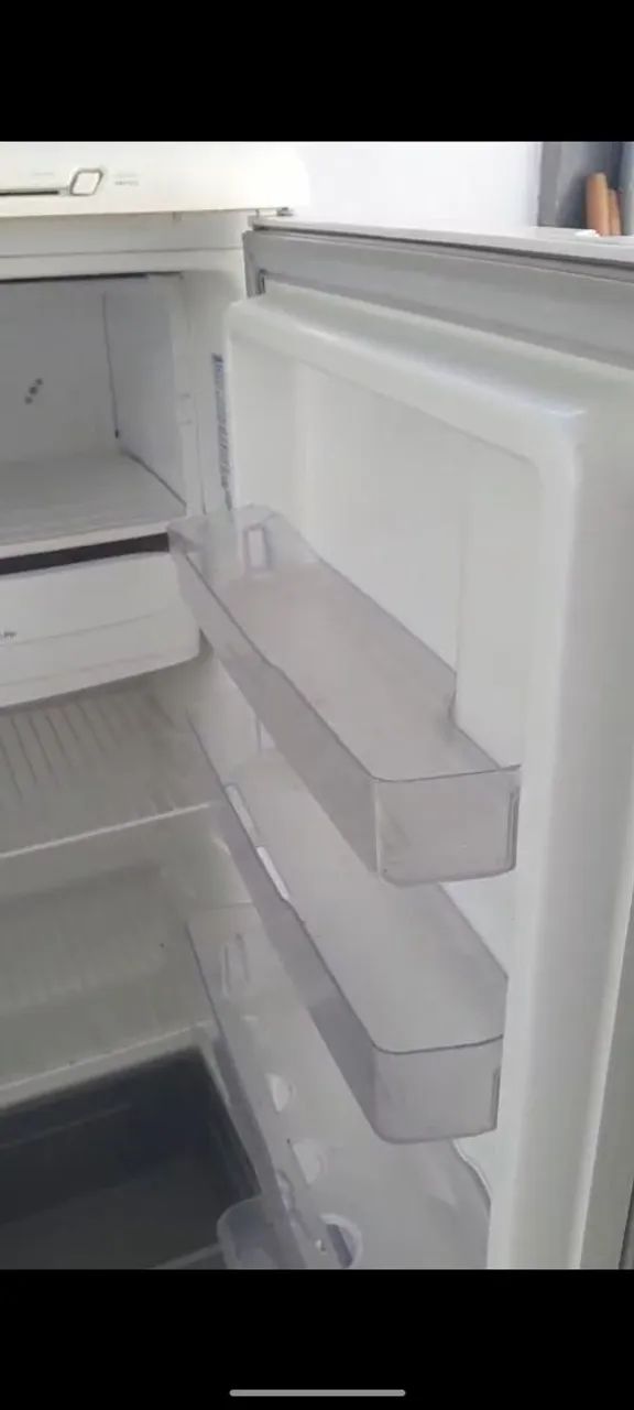 Geladeira velha muito boa de estado  - Foto 2