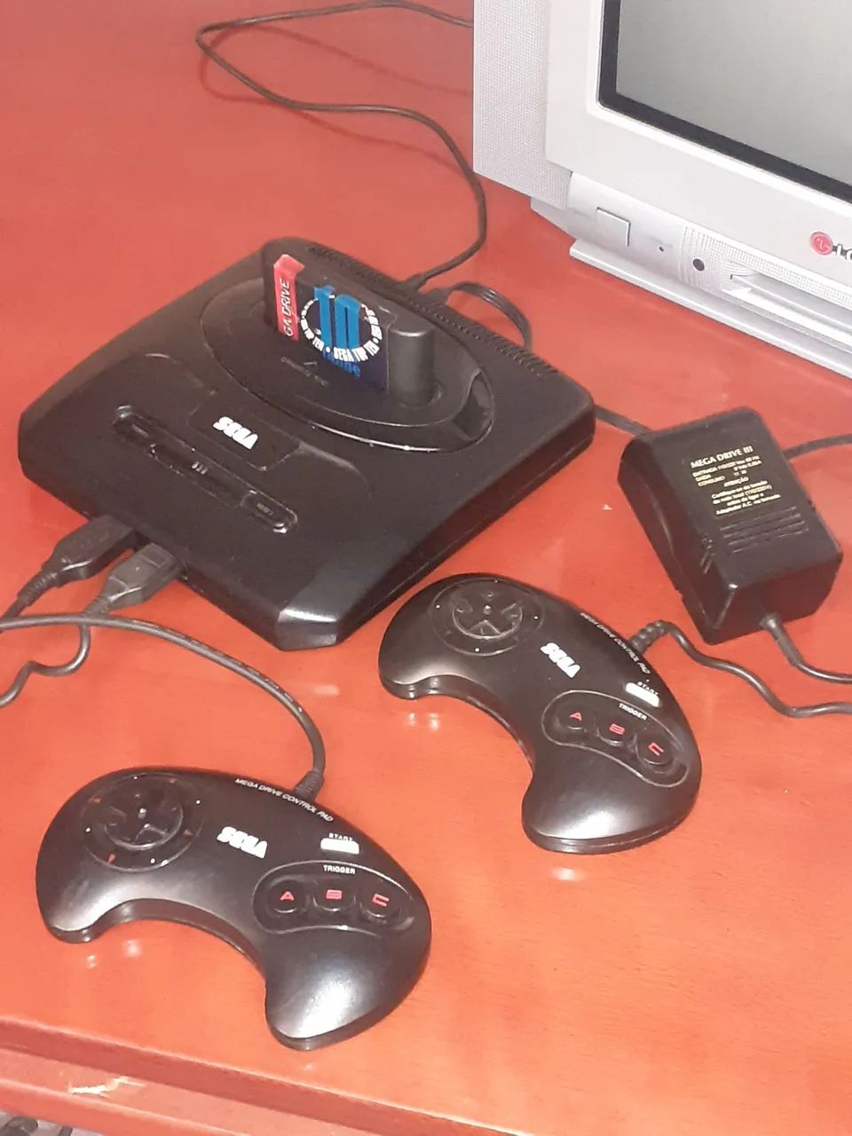 Mega Drive 3 (com fonte e saída SEGA CD)