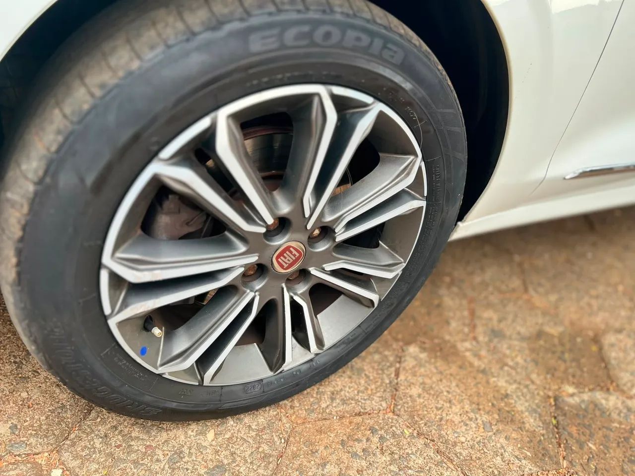Fiat Cronos Precision 1.8 16V Flex Aut. 2019 - Foto 2