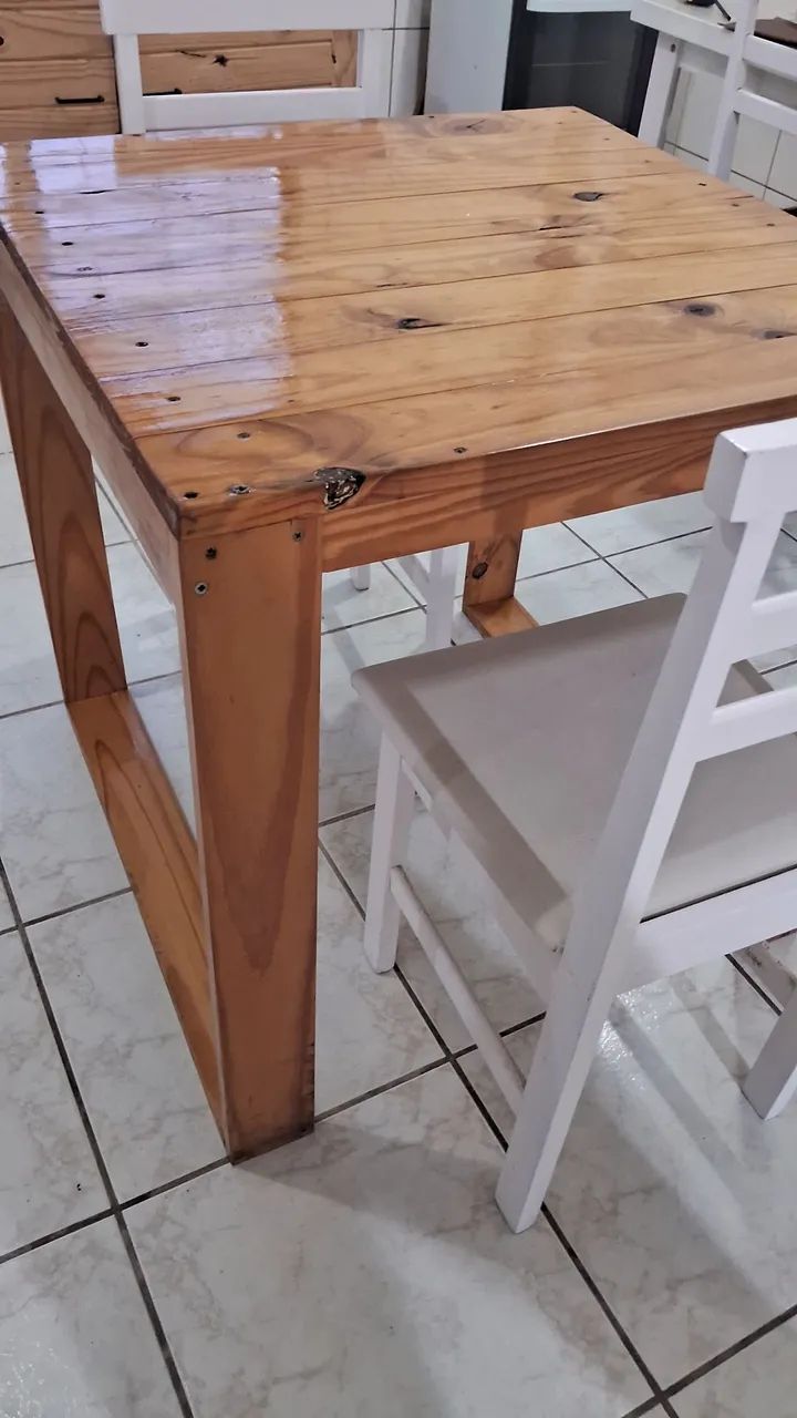 Mesa de Madeira Rústica 