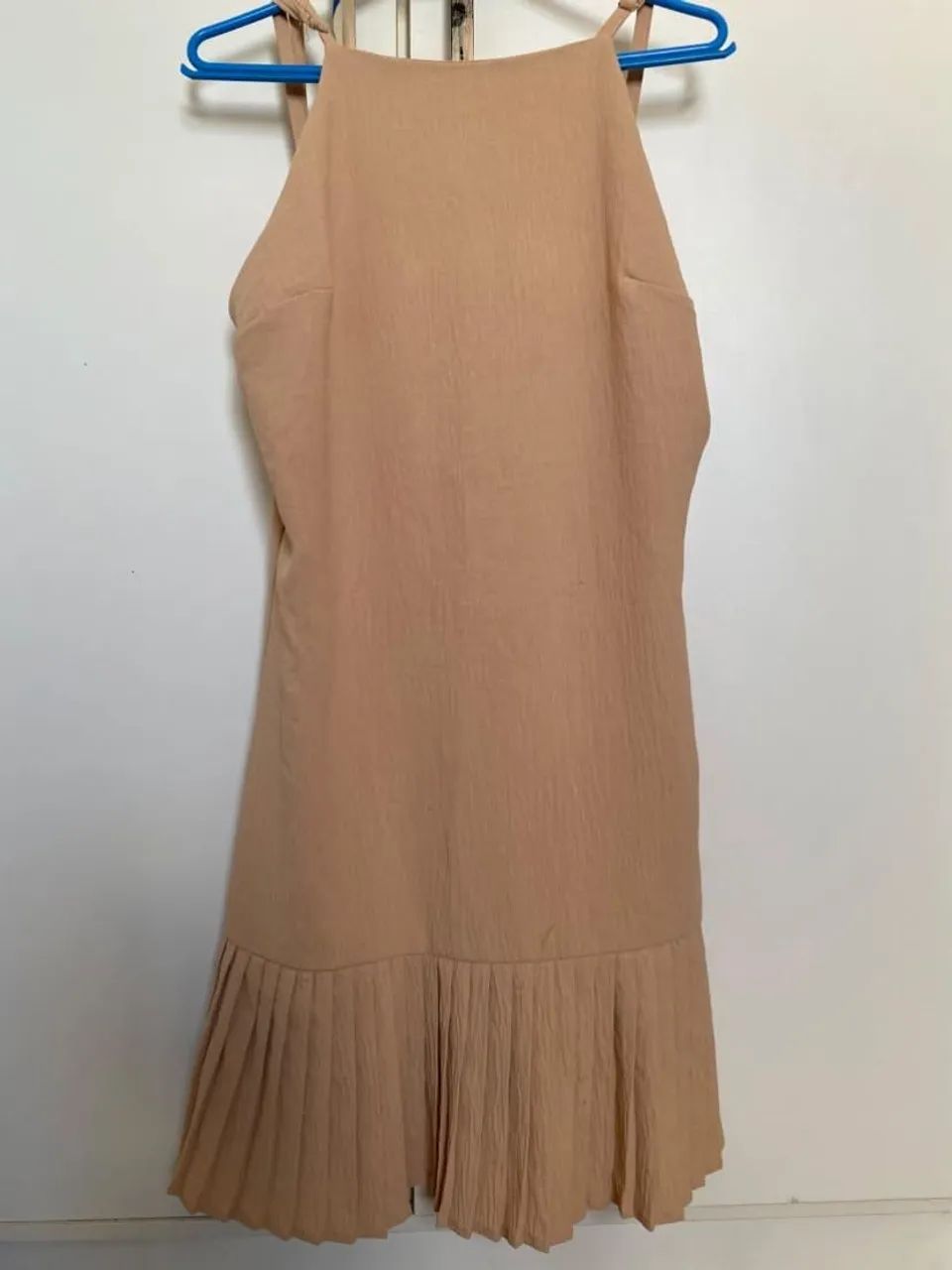 Vestido bege com barra plissada  - Foto 2