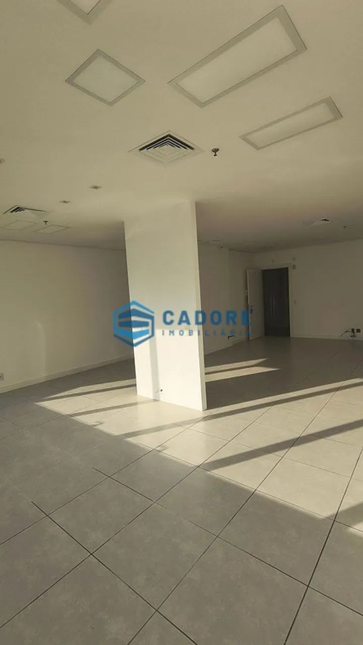SALA AÉREA NO CENTRO COM 59m²