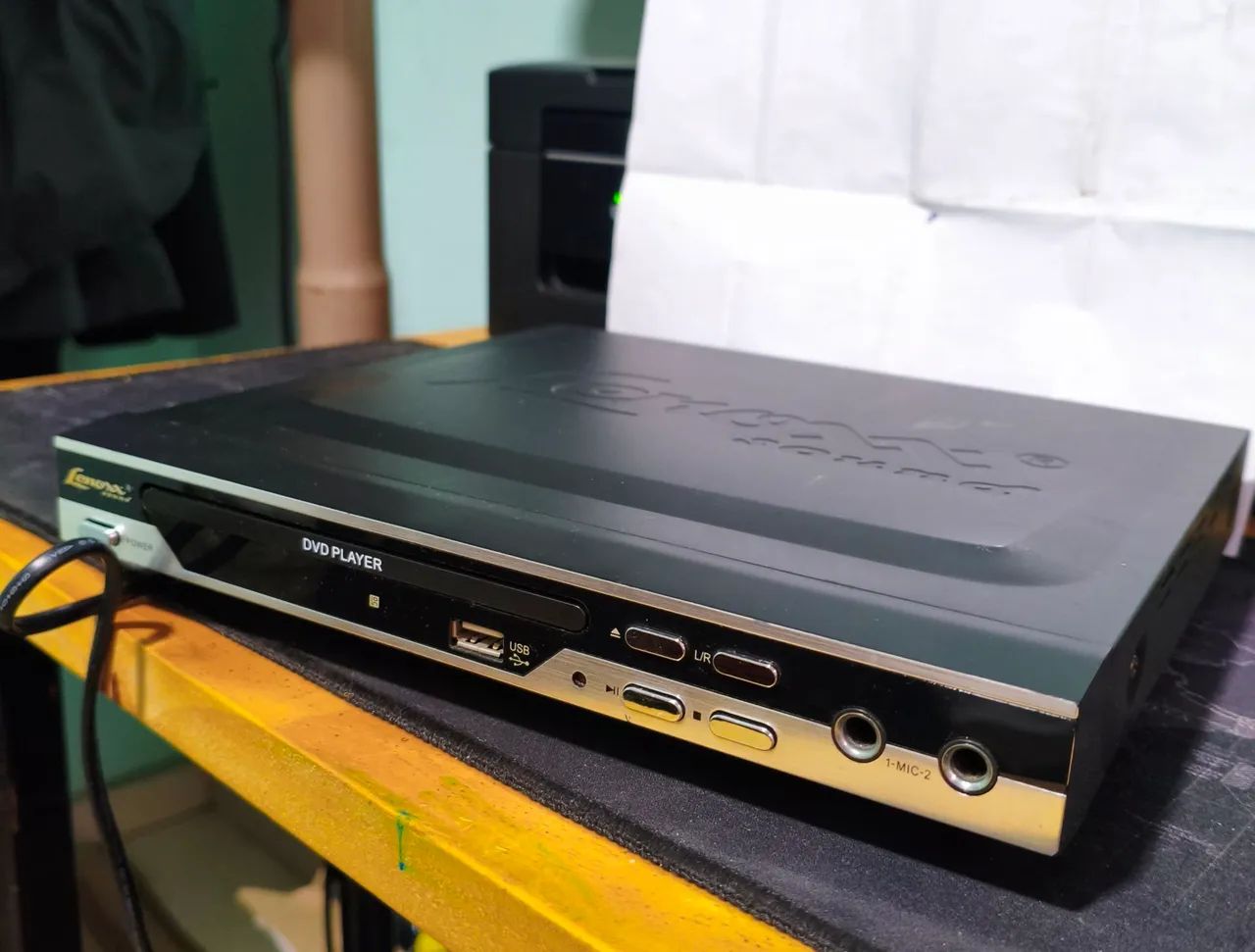 DVD player 