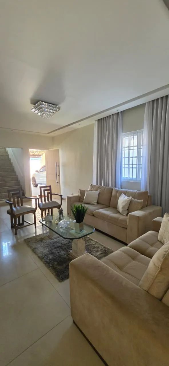 Casa decorada com piscina, reformada e placa solar pronta pra morar