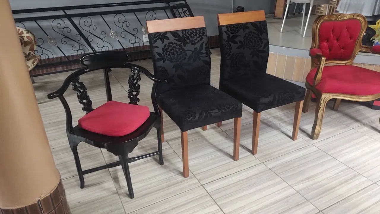 CADEIRAS DECORATIVAS E POLTRONAS.