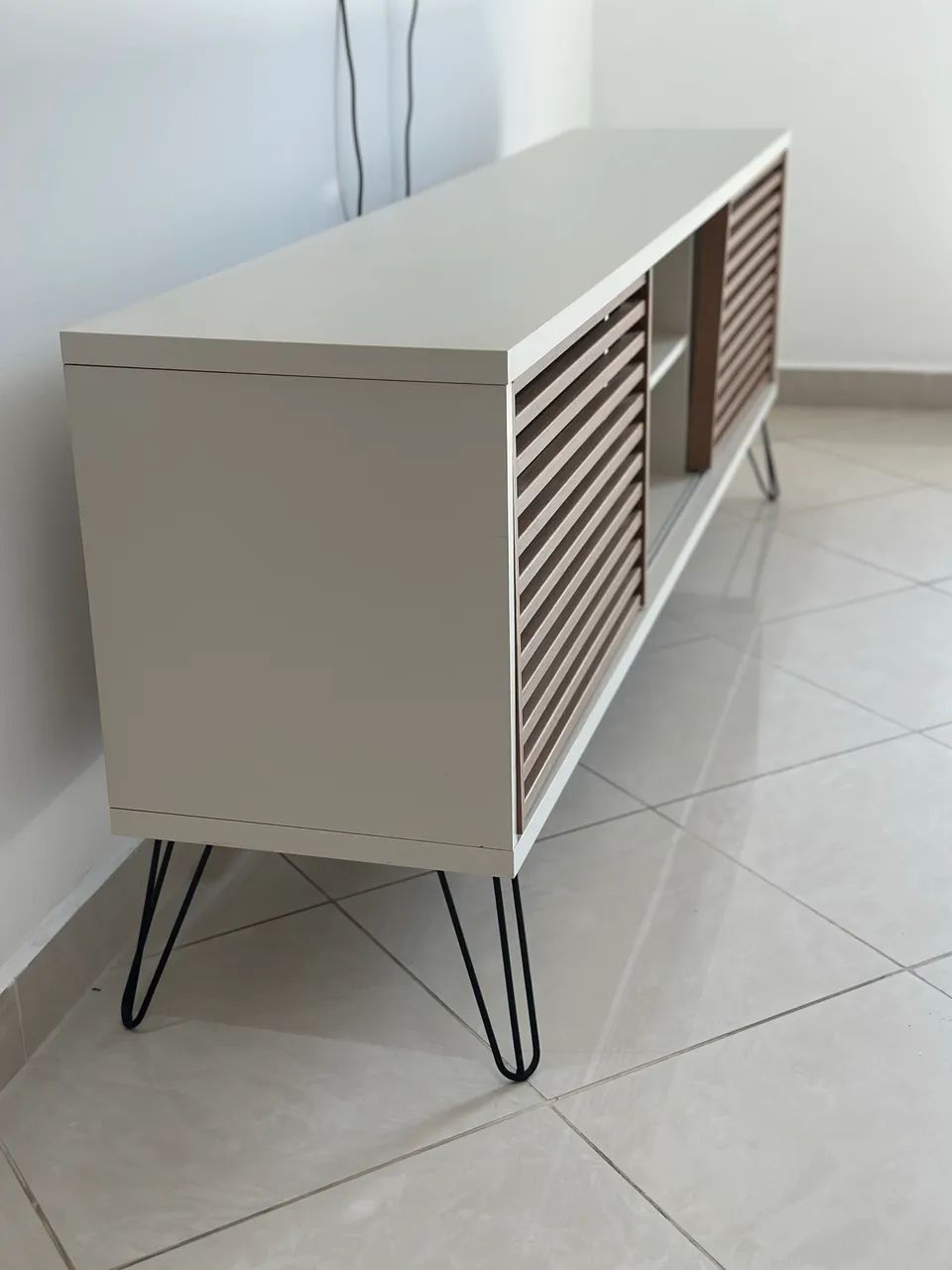 Rack para TV 1,78m Ripado Madeira - Foto 2