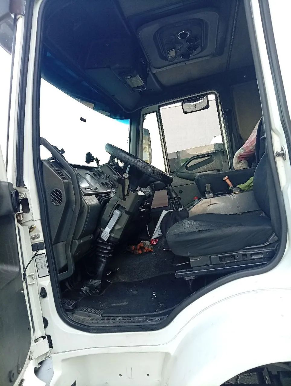 Cavalo mecânico Iveco 320 - Foto 2
